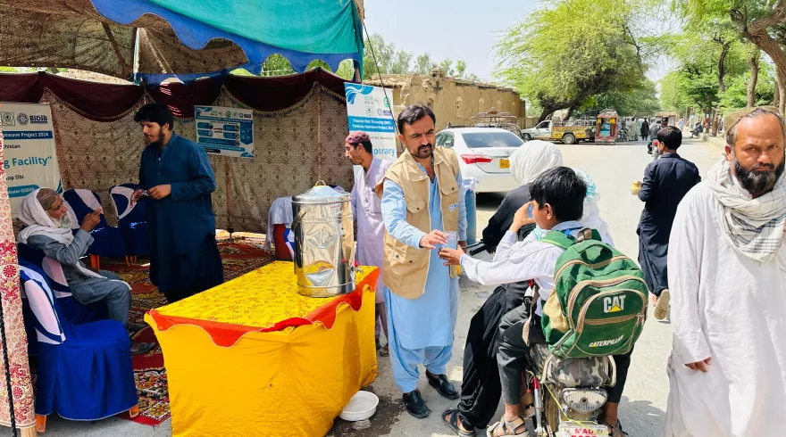 Temporary cooling facility © Ready Pakistan